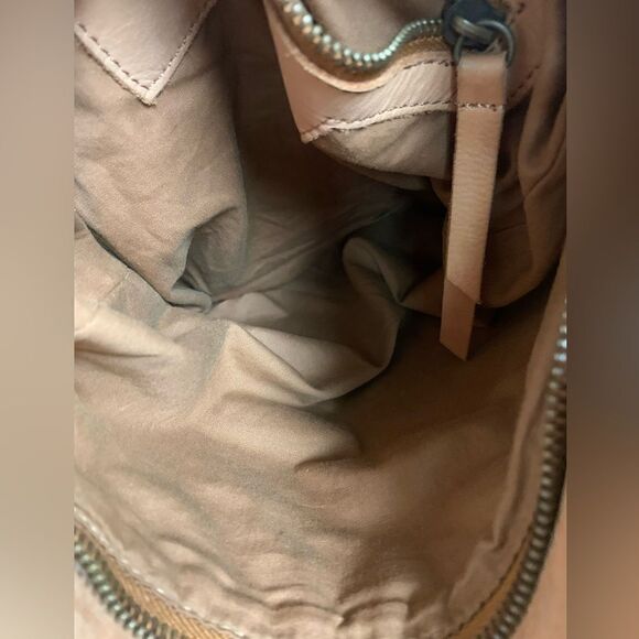 Platania Crossbody Bag - Picture 8 of 12